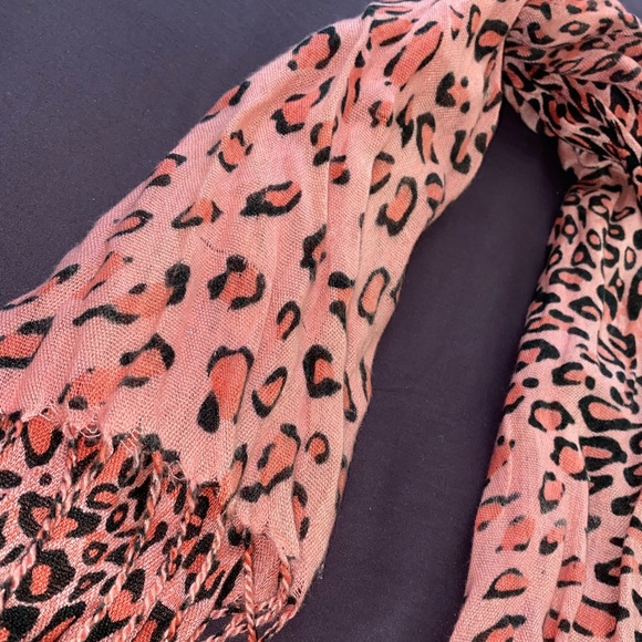 Pink Leopard Print Scarf - Picture 6 of 6